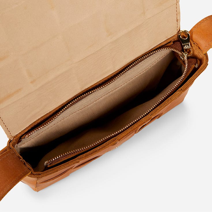 Deset Full-Grain Woven Leather Crossbody Bag – Handcrafted in Ethiopia - Image 3