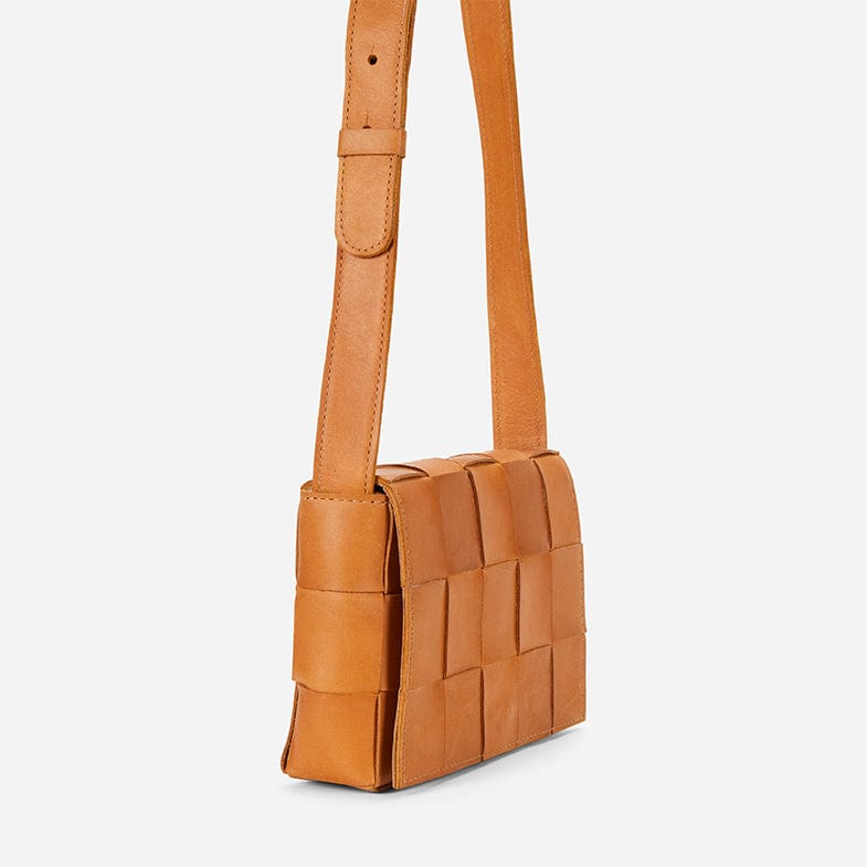 Deset Full-Grain Woven Leather Crossbody Bag – Handcrafted in Ethiopia - Image 5