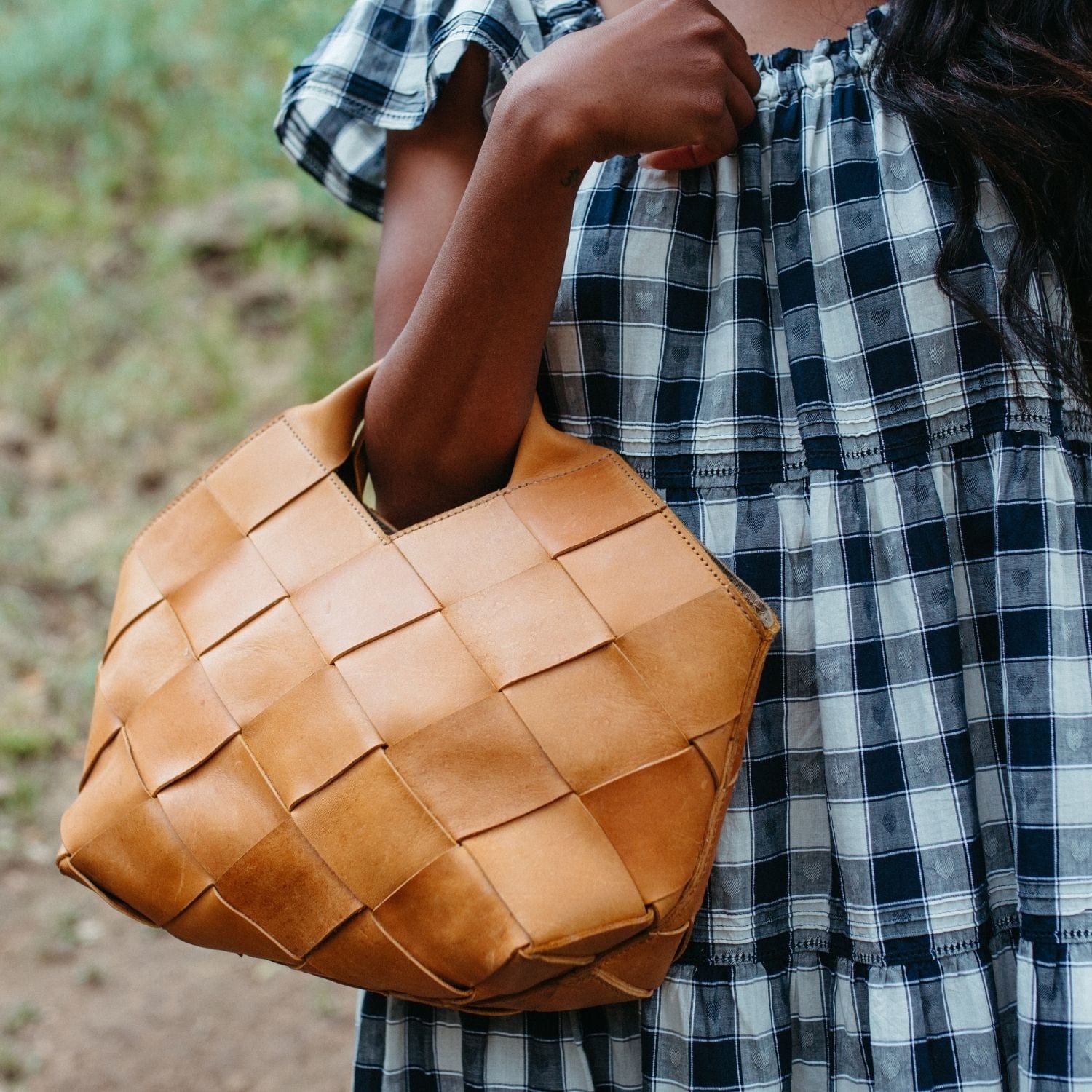 Acacia Woven Ethiopian Leather Handbag – Handcrafted in Ethiopia - Image 2