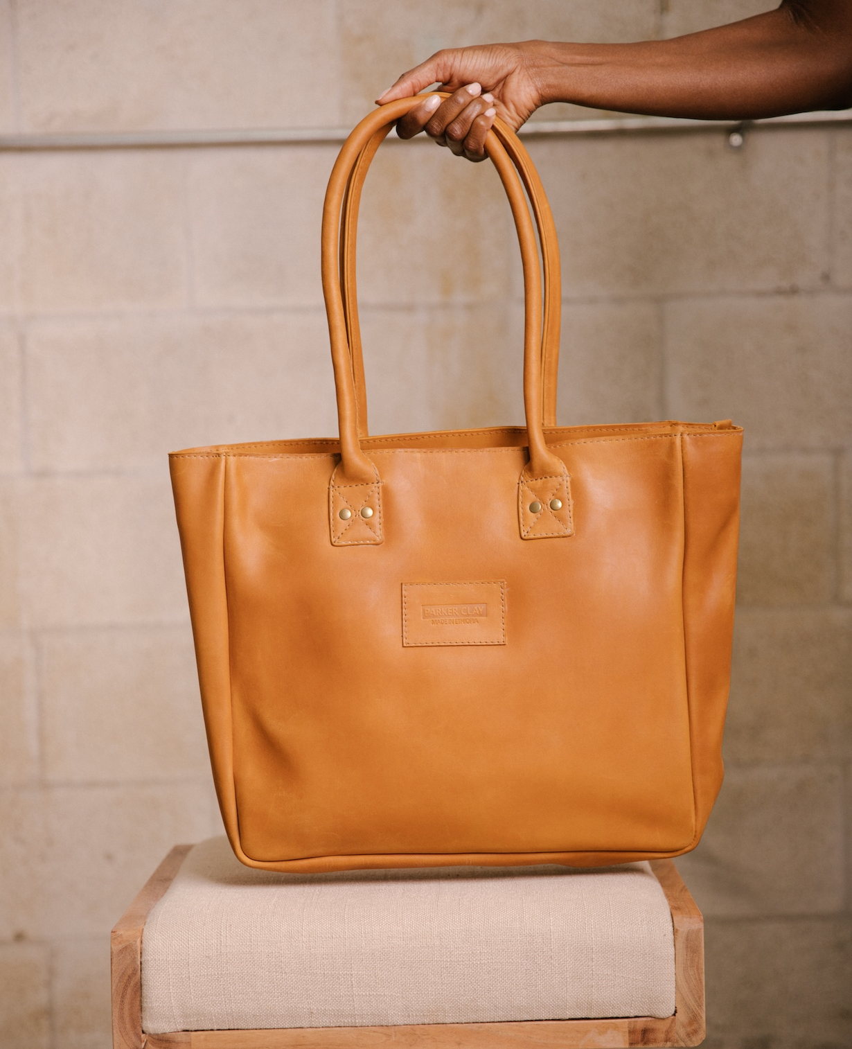 Merkato Signature Full-Grain Leather Zip Tote – Handcrafted in Ethiopia - Image 2