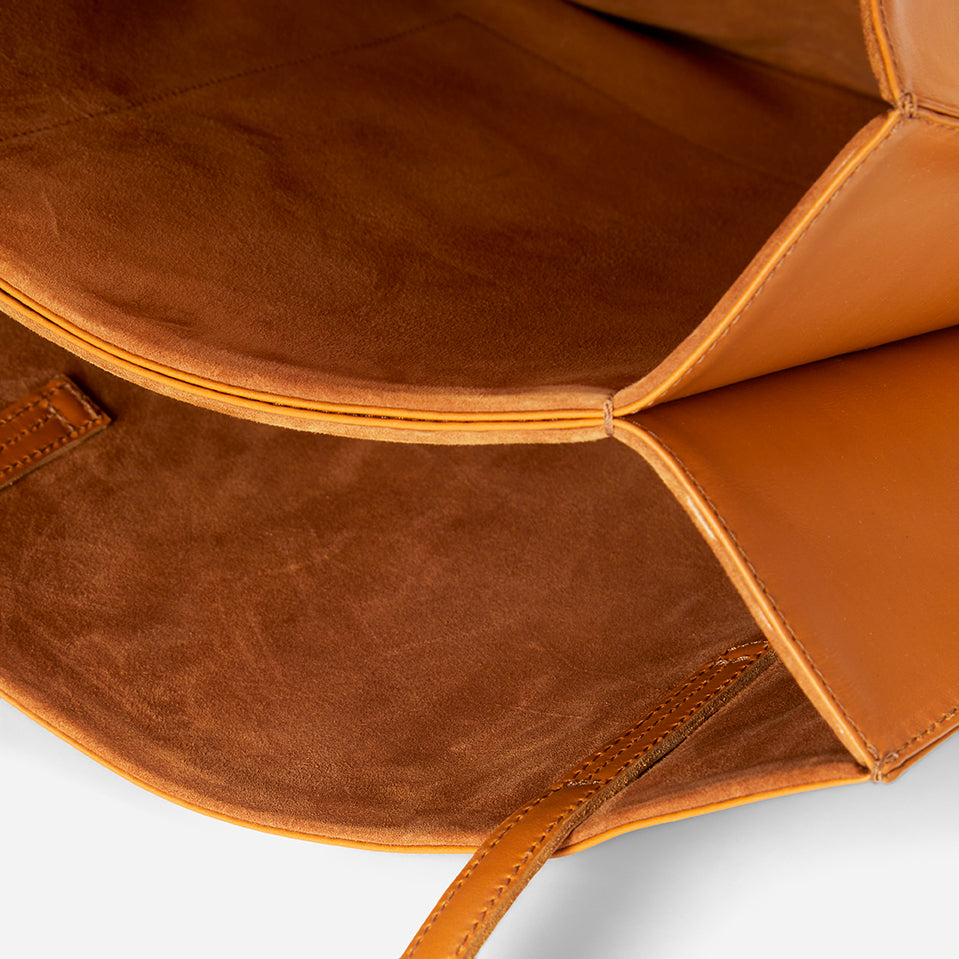 Brooklyn Full-Grain Leather Flat Tote – Adera Collection, Handcrafted in Ethiopia - Image 5