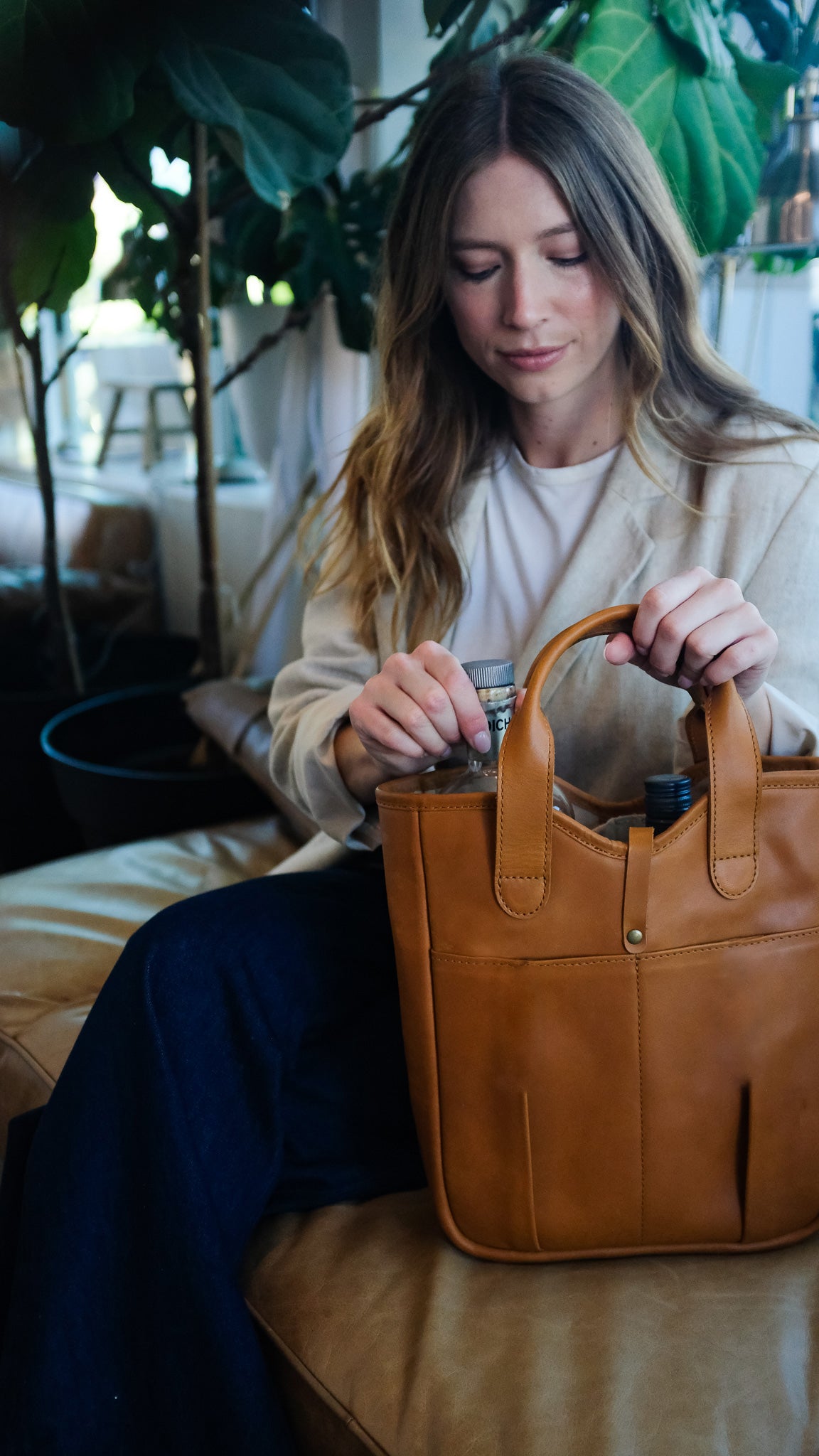 Heritage Full-Grain Leather Whiskey Tote – Adera Collection, Handcrafted in Ethiopia - Image 2