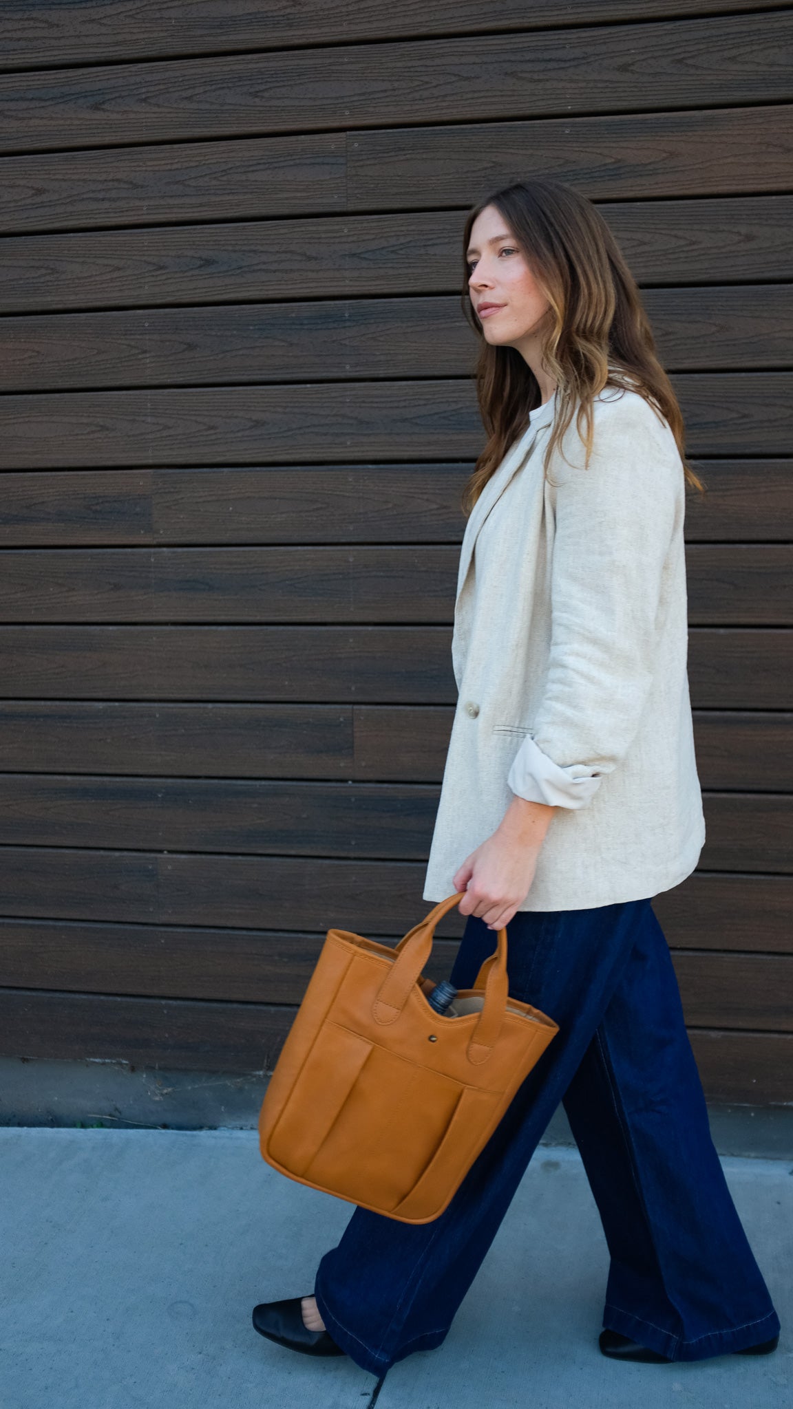 Heritage Full-Grain Leather Whiskey Tote – Adera Collection, Handcrafted in Ethiopia - Image 5