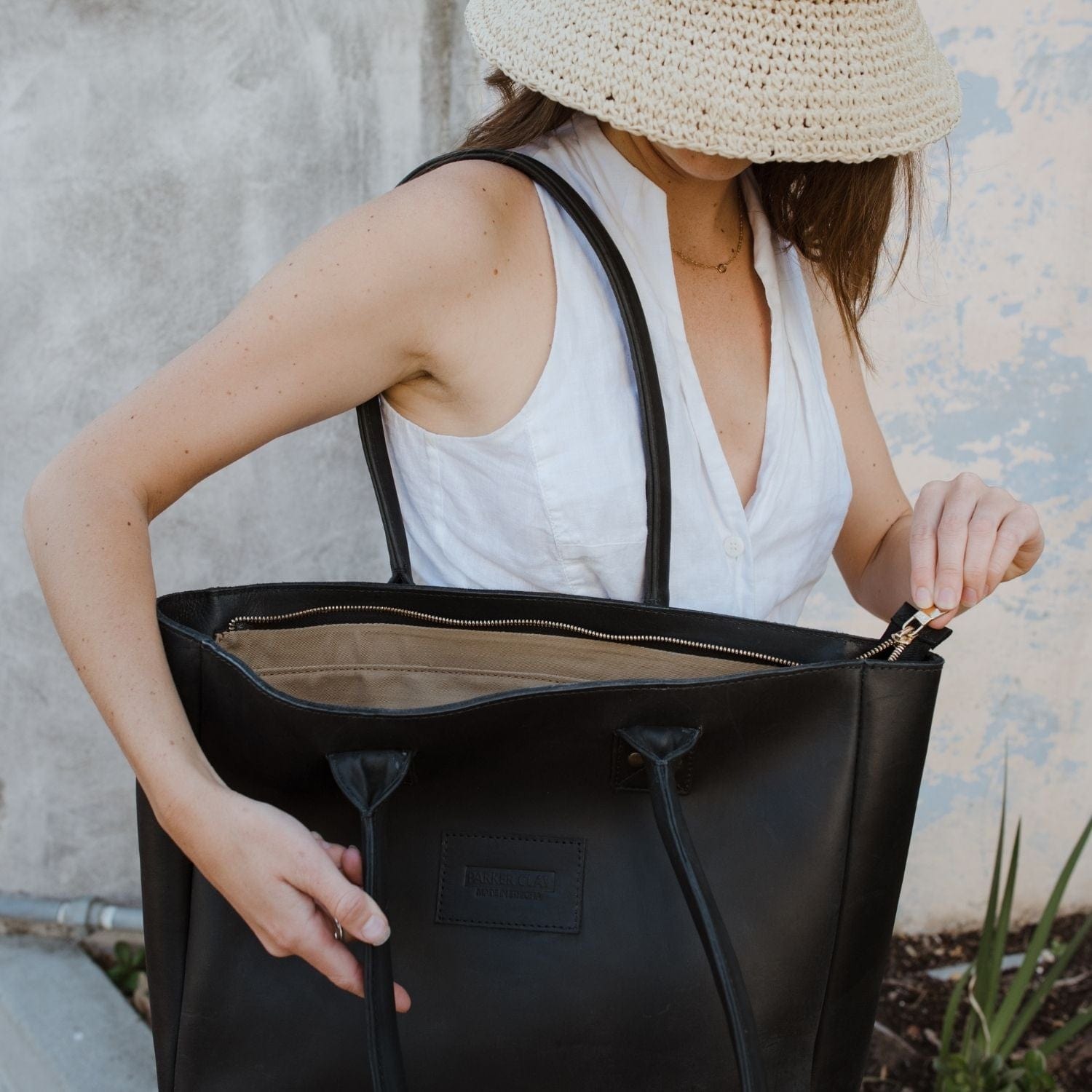 Merkato Signature Full-Grain Leather Zip Tote – Black, Handcrafted in Ethiopia - Image 6